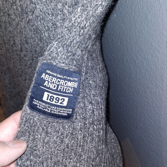 Abercrombie Mens Sweater - Picture 2 of 3